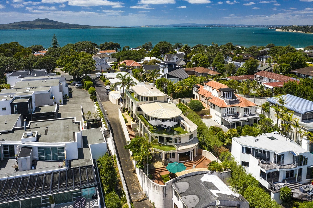 254A Hurstmere Road, Takapuna, Auckland - Carousel 1