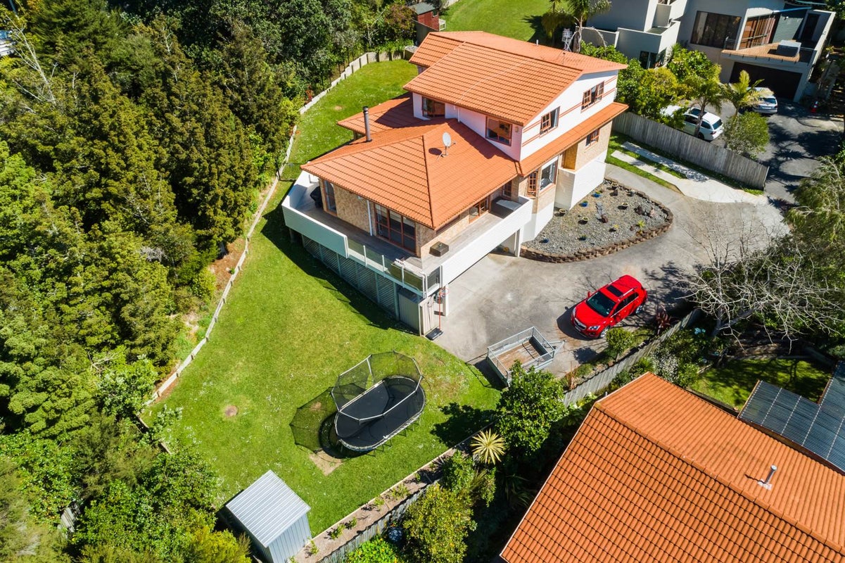 62 Kate Sheppard Avenue, Torbay, Auckland - Carousel 2