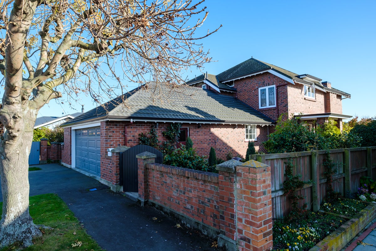 31 Ashbury Avenue, Waimataitai, Timaru - Carousel 1