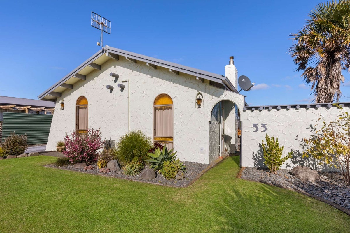 53 Hinau Street, Castlecliff, Whanganui - Carousel 1