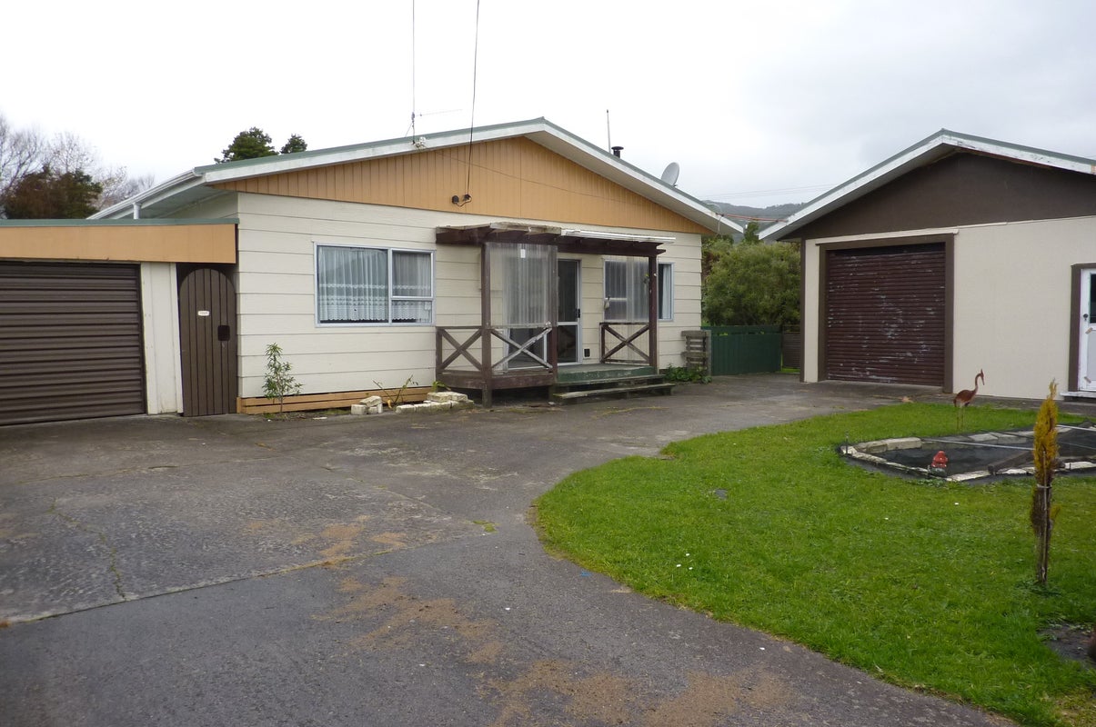 2 Sunderland Street, Waimangaroa, Westport - Carousel 1