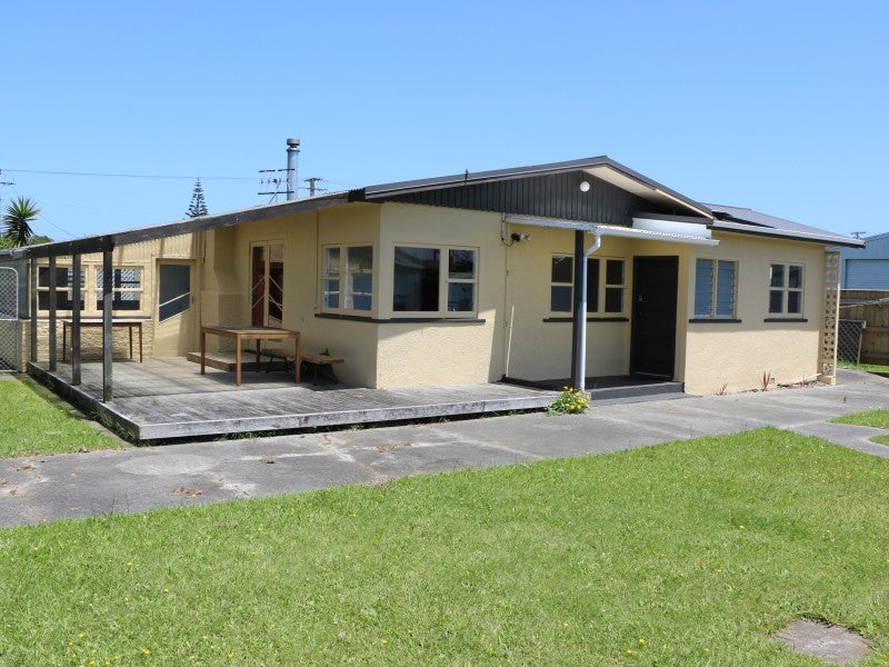 5 Robbie Street, Foxton Beach, Foxton - Carousel 1