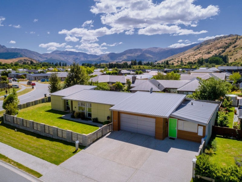 26 Hope Avenue, Lake Hayes, Queenstown - Carousel 1