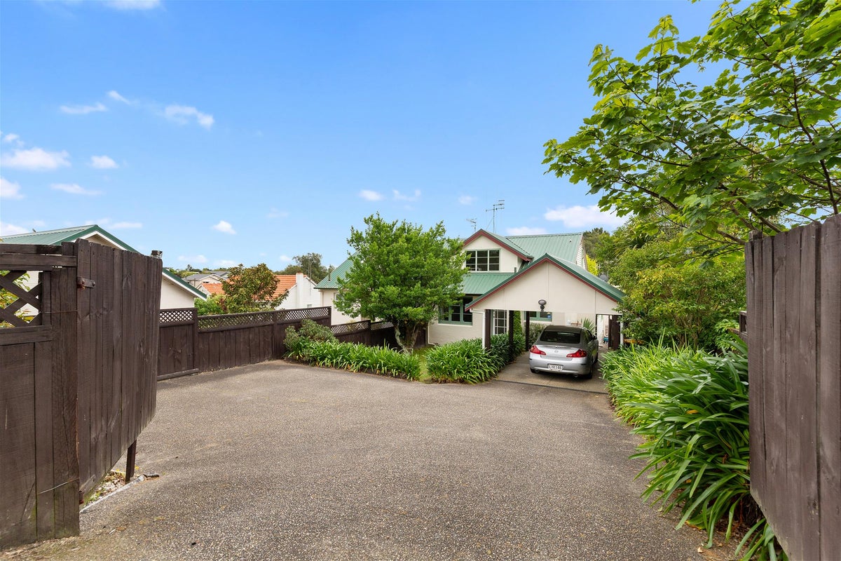 118 Forest Lake Road, Forest Lake, Hamilton - Carousel 1