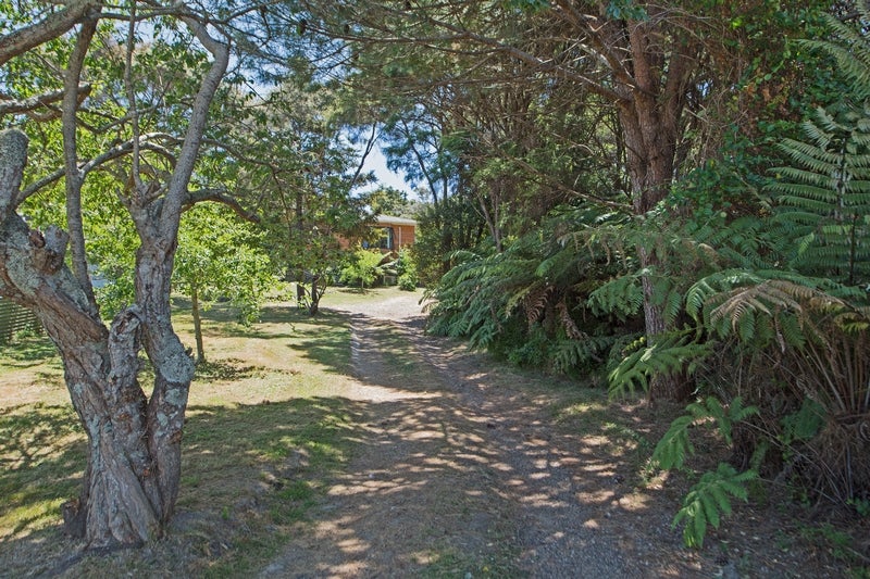 12 Sea View Road, Ostend, Waiheke Island - Carousel 2