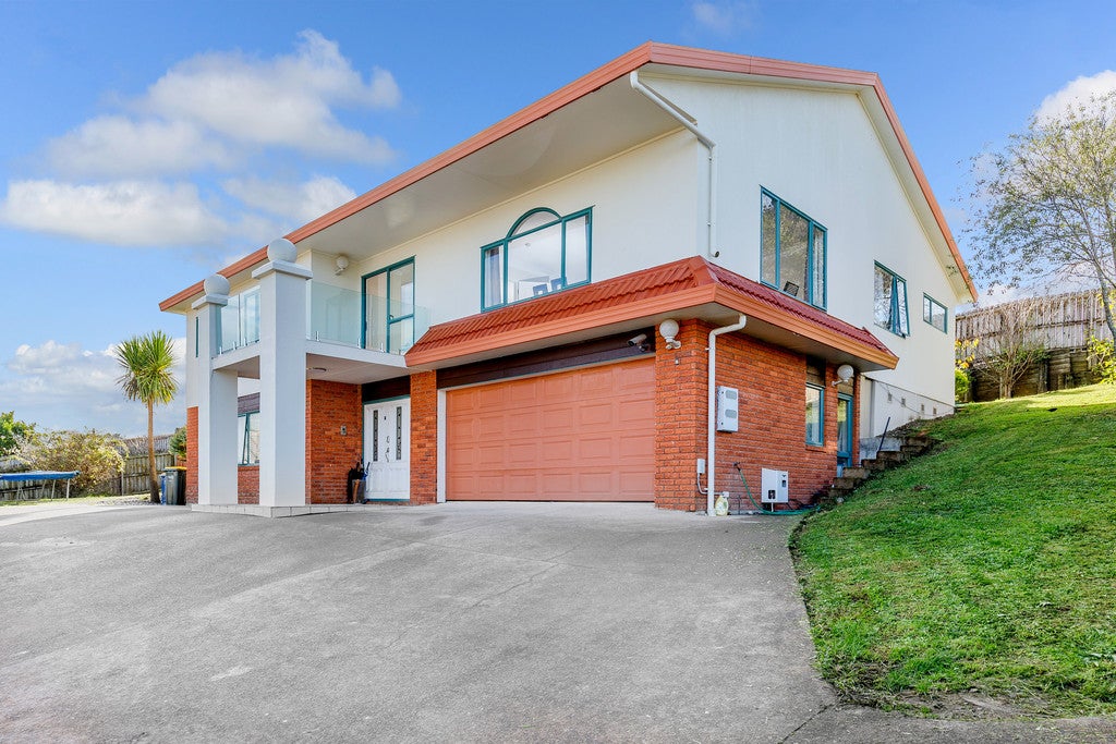 8 Graham Collins Drive, Windsor Park, Auckland - Carousel 1