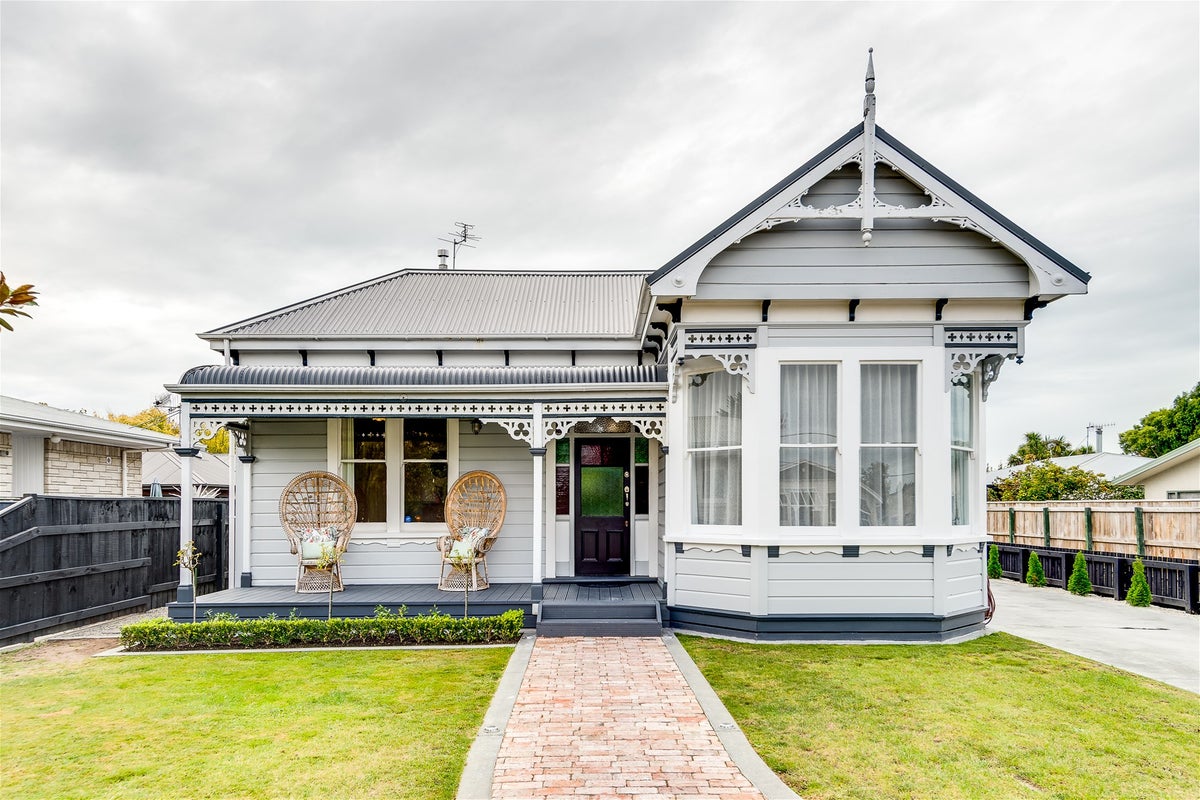 47 Avenue Road, Greenmeadows, Napier - Carousel 1