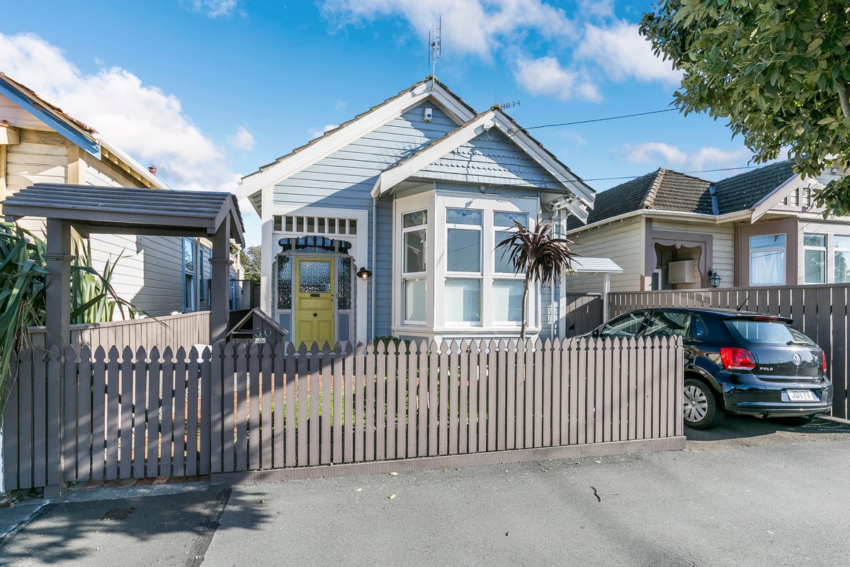 50 Bridge Street, Rongotai, Wellington - Carousel 1