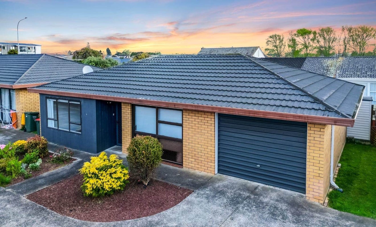2/282 Shirley Road, Papatoetoe, Auckland - Carousel 1