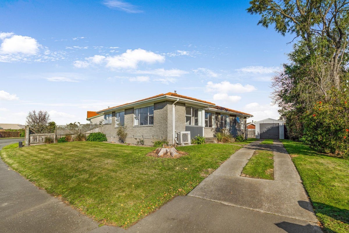 16 Dufek Crescent, Wigram, Christchurch - Carousel 1