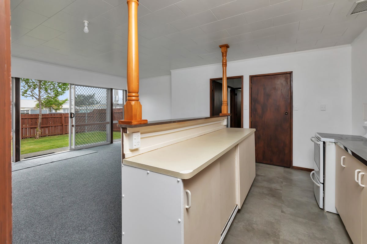 2/39 Central Avenue, Avenues, Whangarei - Carousel 2
