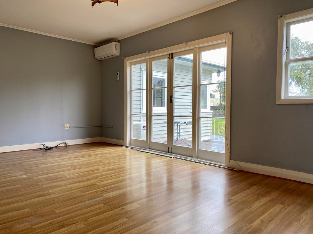 23 Miro Street, New Lynn, Auckland - Carousel 2