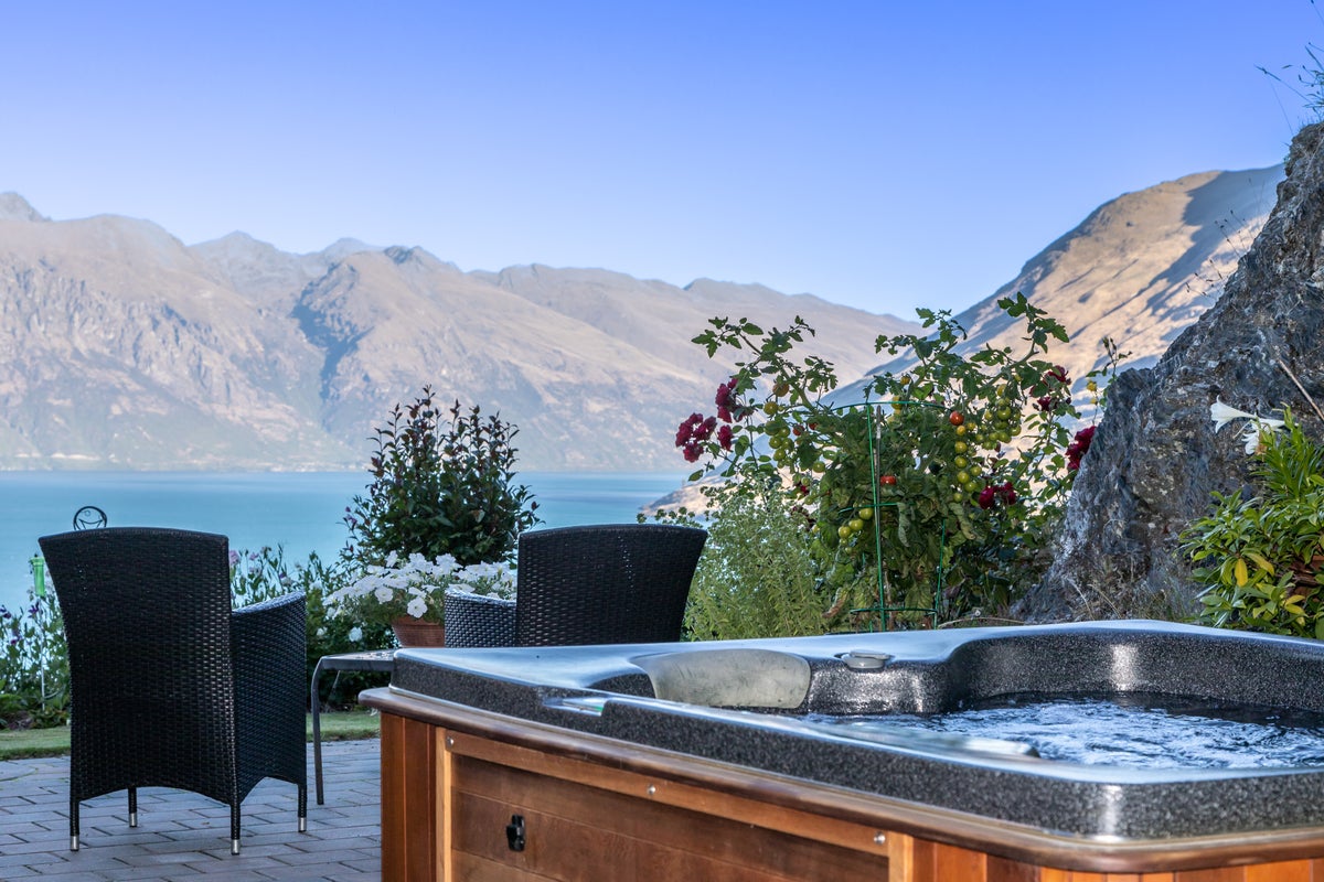 10 Chandler Lane, Fernhill, Queenstown - Carousel 2