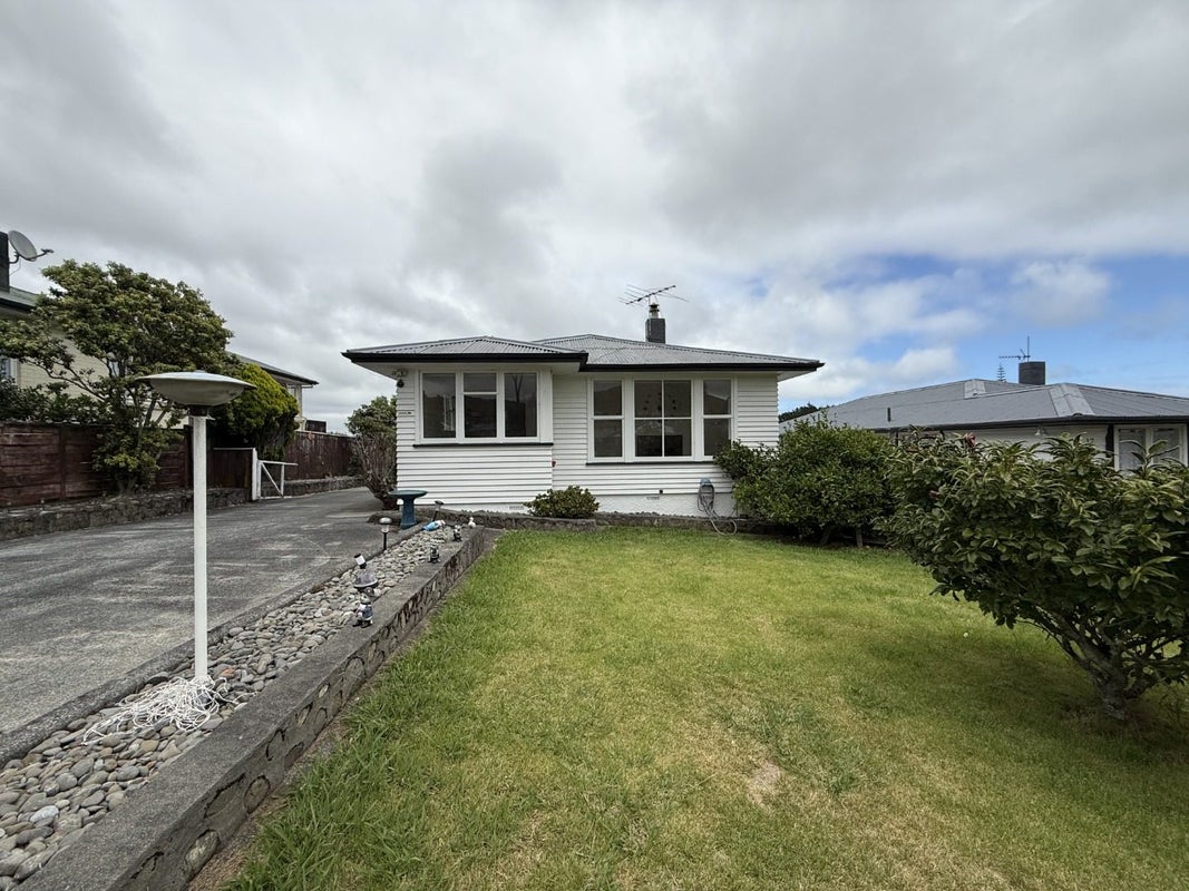 15 Natone Street, Waitangirua, Porirua - Carousel 1