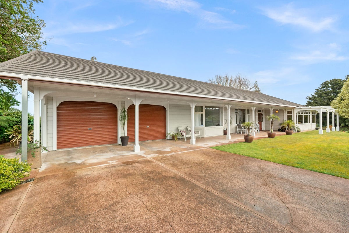 34 Golf Harbour Drive, Whangarei - Carousel 1