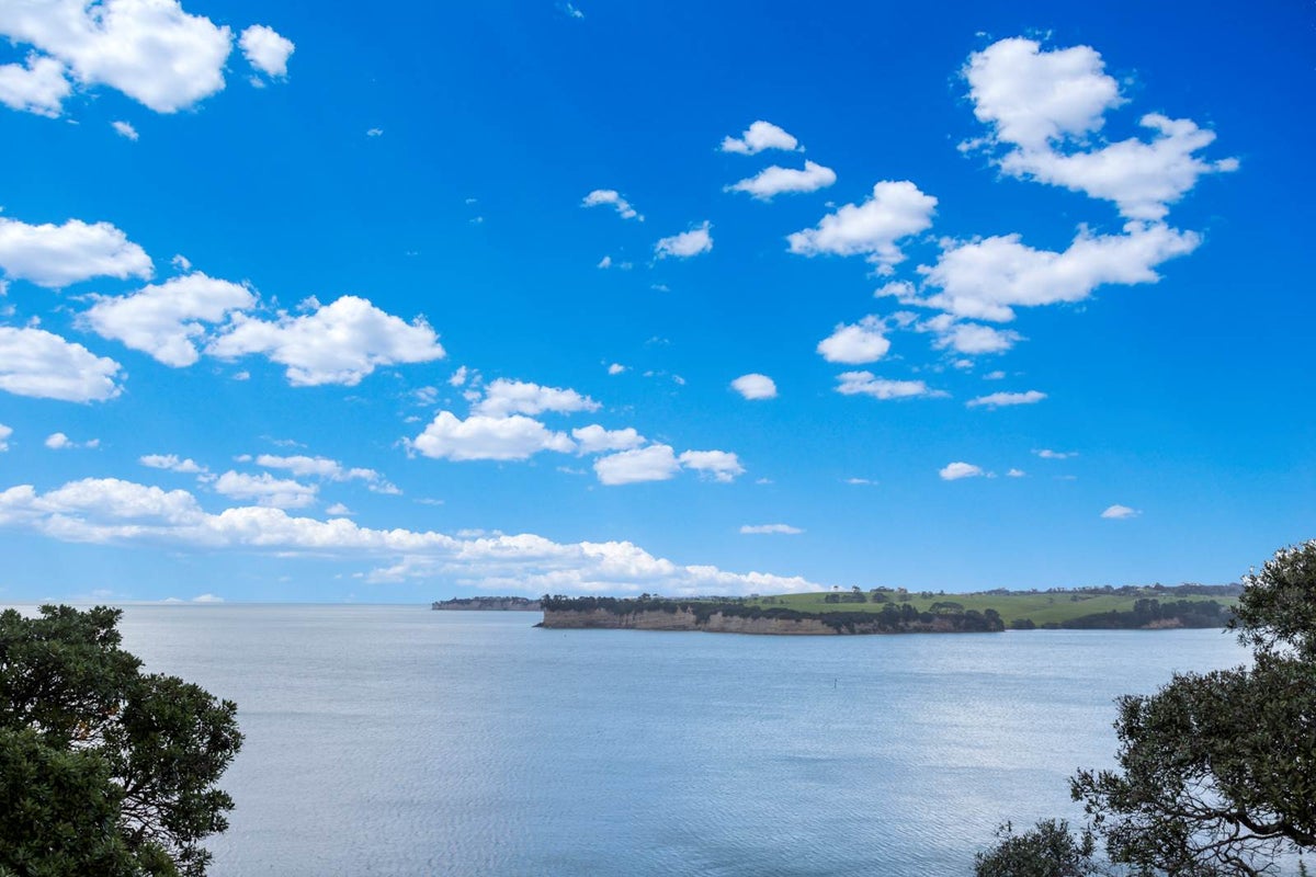 53 Hawaiian Parade, Arkles Bay, Whangaparaoa - Carousel 2