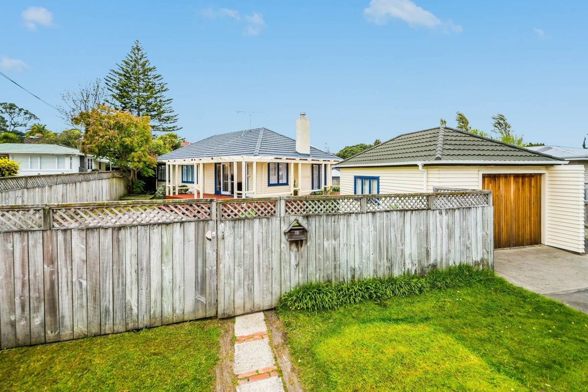 2/15 Merriefield Avenue, Forrest Hill, Auckland - Carousel 2