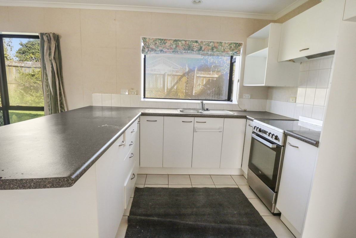 2/190 Finlayson Avenue, Clendon Park, Auckland - Carousel 2