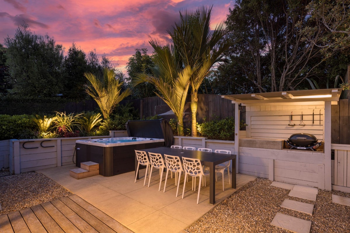 6 Oldham Place, Browns Bay, Auckland - Carousel 2