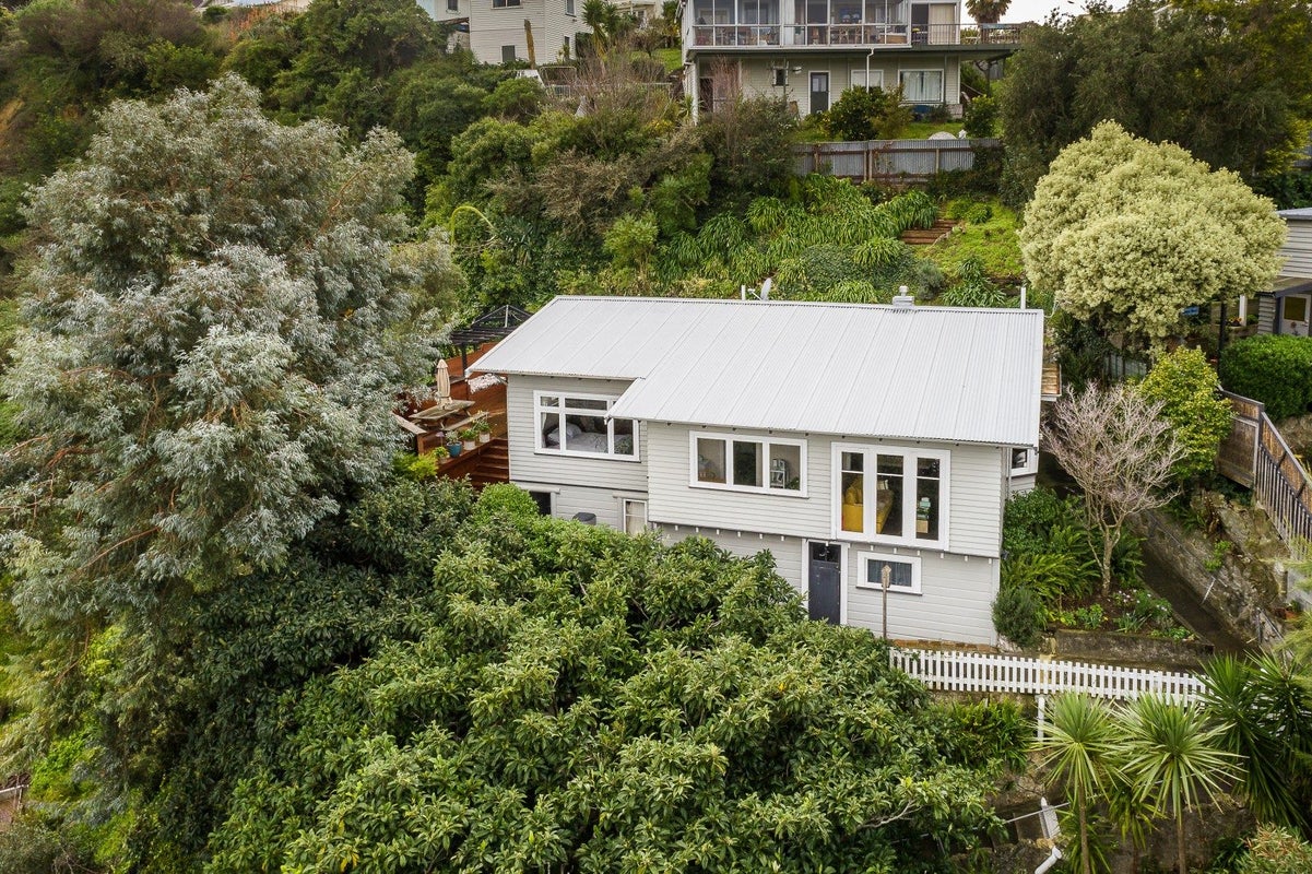 4 Guys Hill Road, Hospital Hill, Napier - Carousel 1