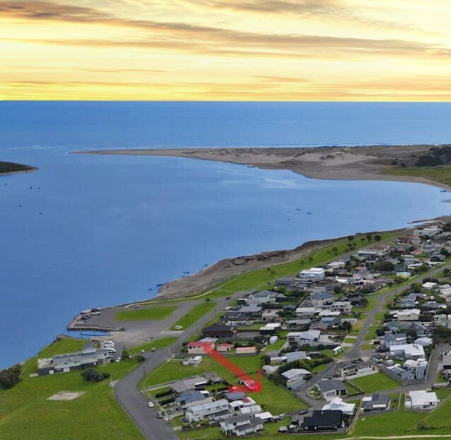 65 Hartley Street, Foxton Beach, Foxton - Carousel 1