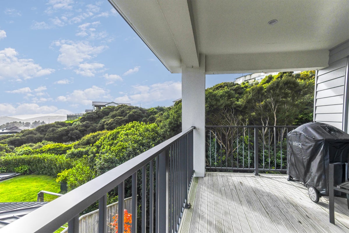 10 Okataina Way, Aotea, Porirua - Carousel 2