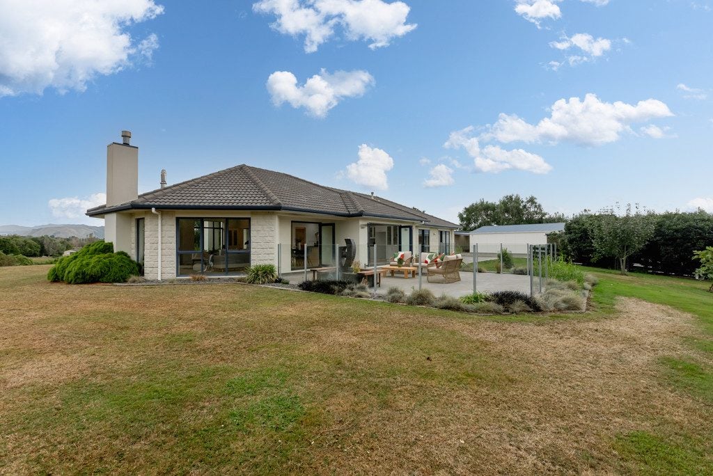 56 Kensington Drive, Peka Peka - Carousel 2