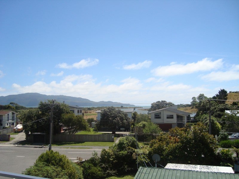 1/10 Makora Road, Otaihanga, Paraparaumu - Carousel 2
