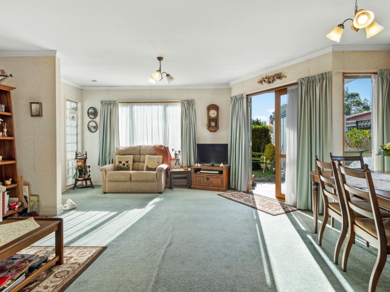 1392C Cameron Road, Greerton, Tauranga - Carousel 1
