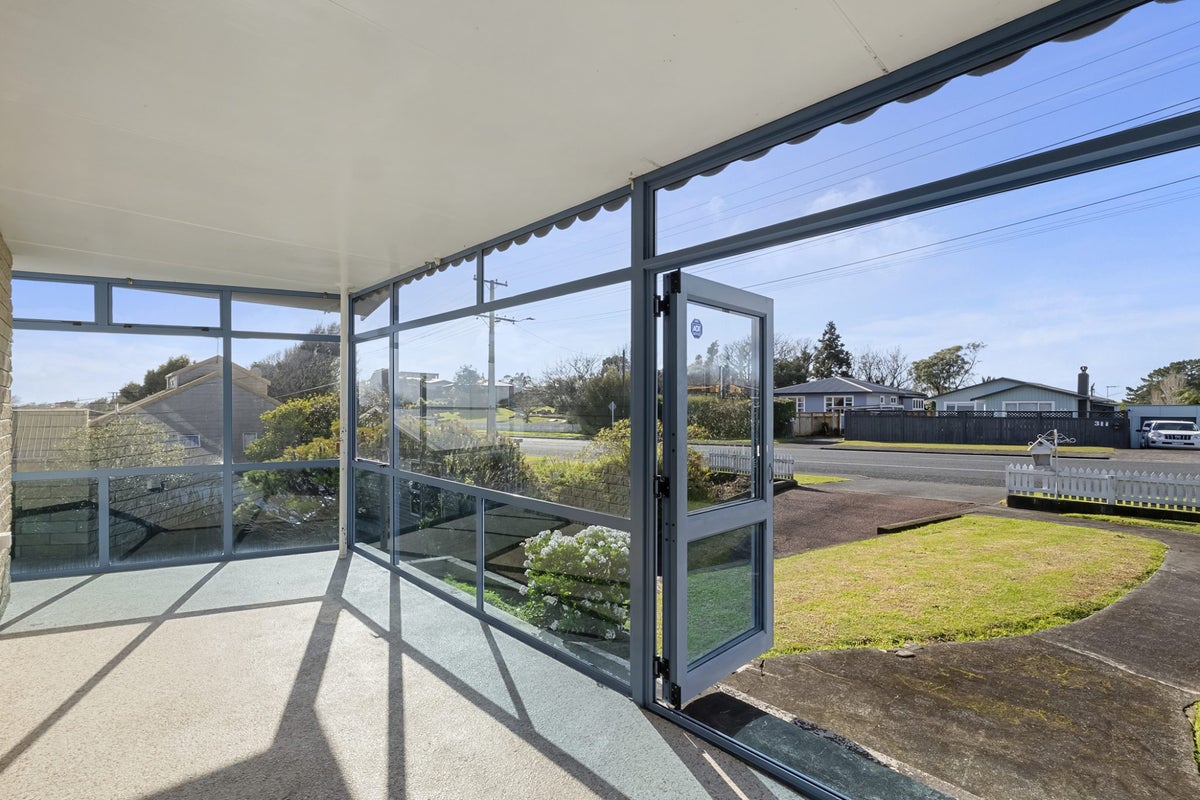 312 Tukapa Street, Hurdon, New Plymouth - Carousel 2