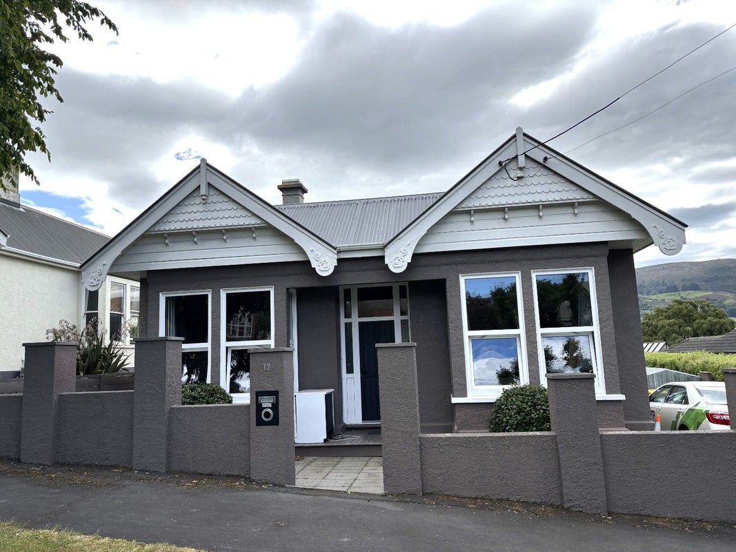 12 Sargood Street, Maori Hill, Dunedin - Carousel 1