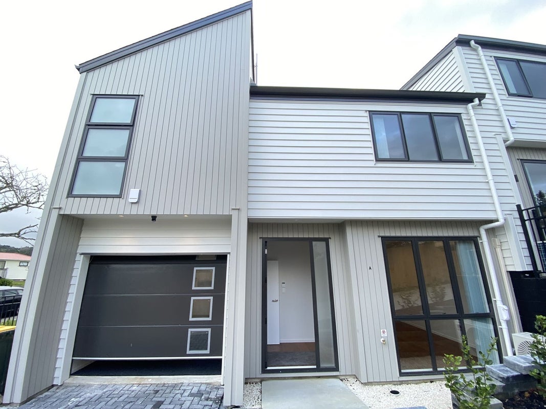 56B La Rosa Street, Green Bay, Auckland - Carousel 1