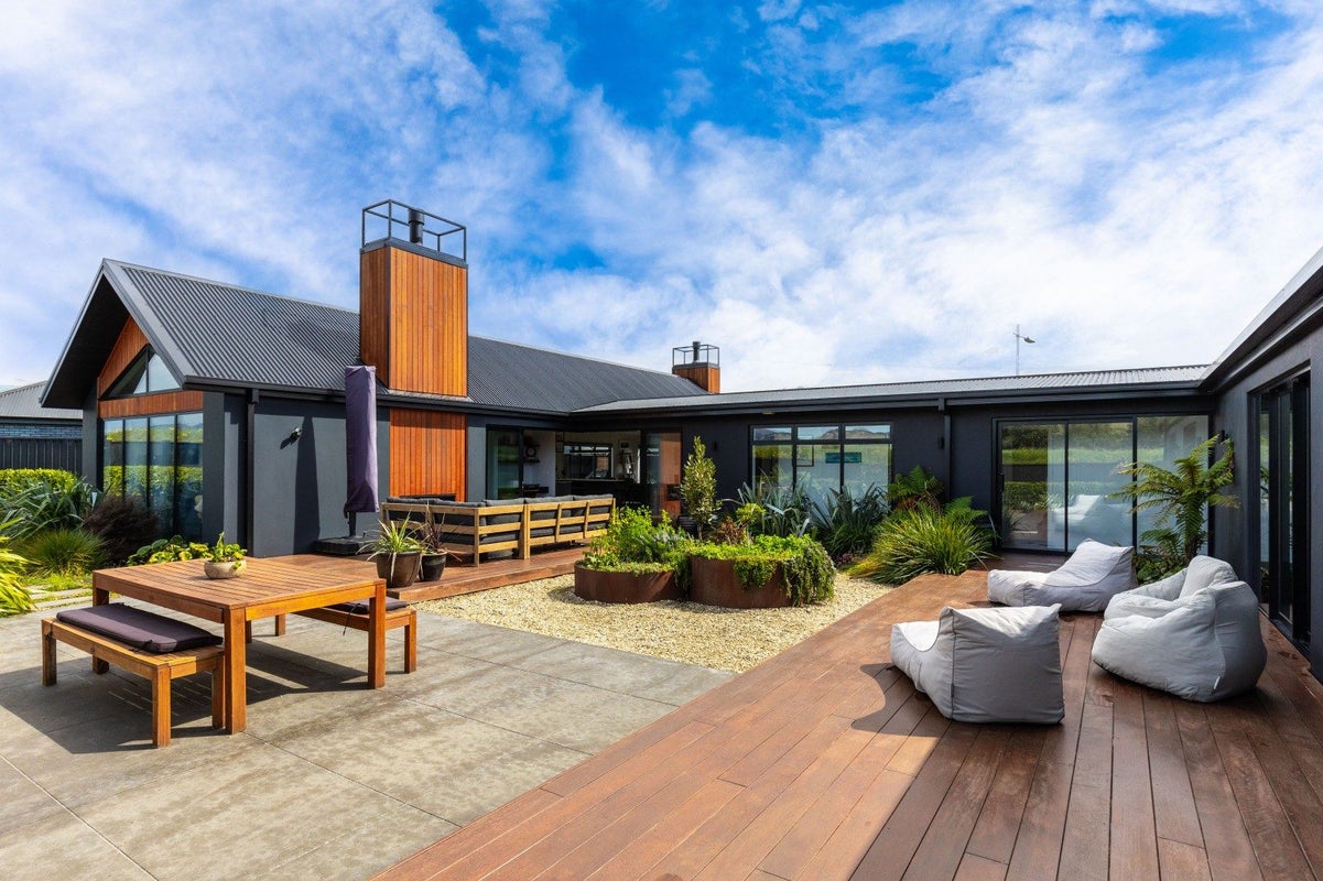 15 Catalina Crescent, Burleigh, Blenheim - Carousel 1