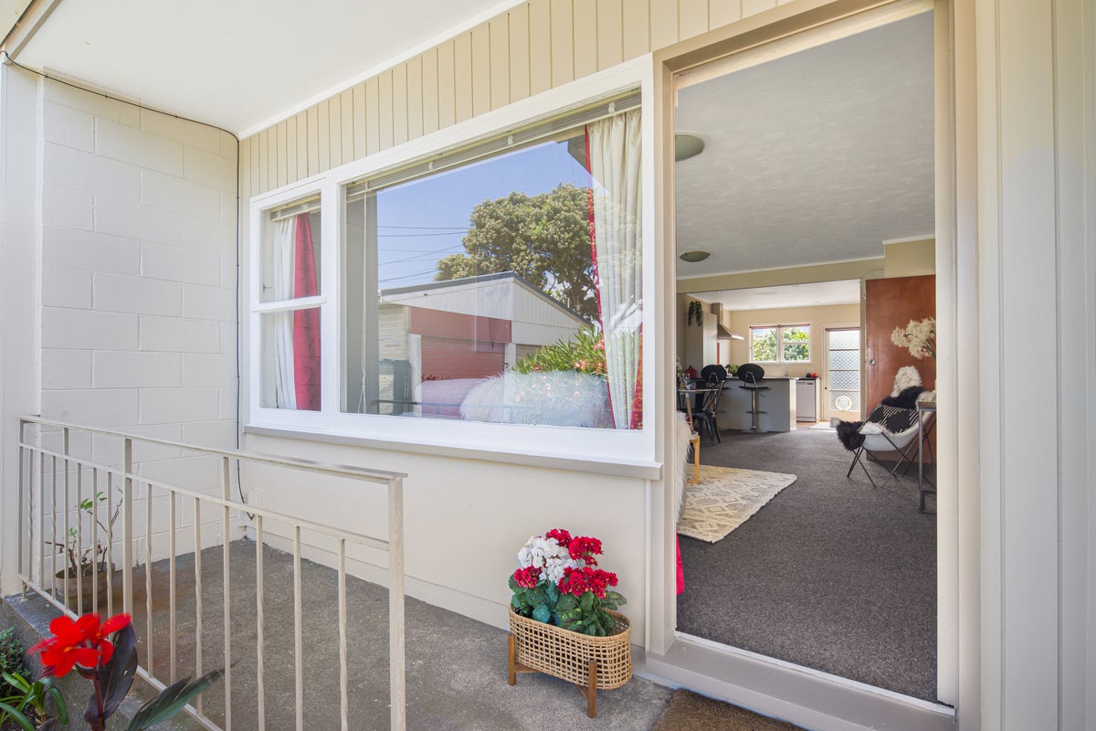 27A Rex Street, Miramar, Wellington - Carousel 2