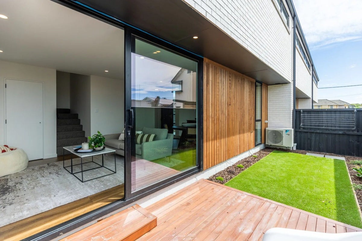 3/141 Oram Avenue, New Brighton, Christchurch - Carousel 1