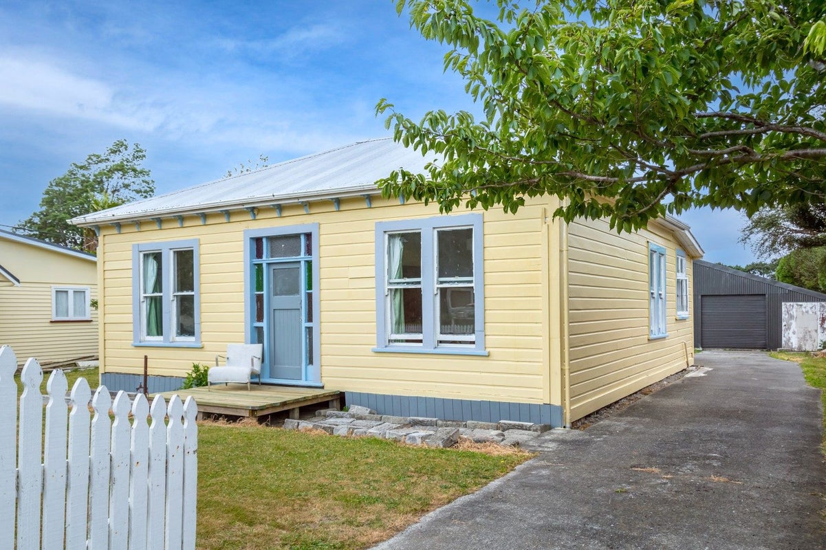 17 Waite Street, Featherston, Featherston - Carousel 1
