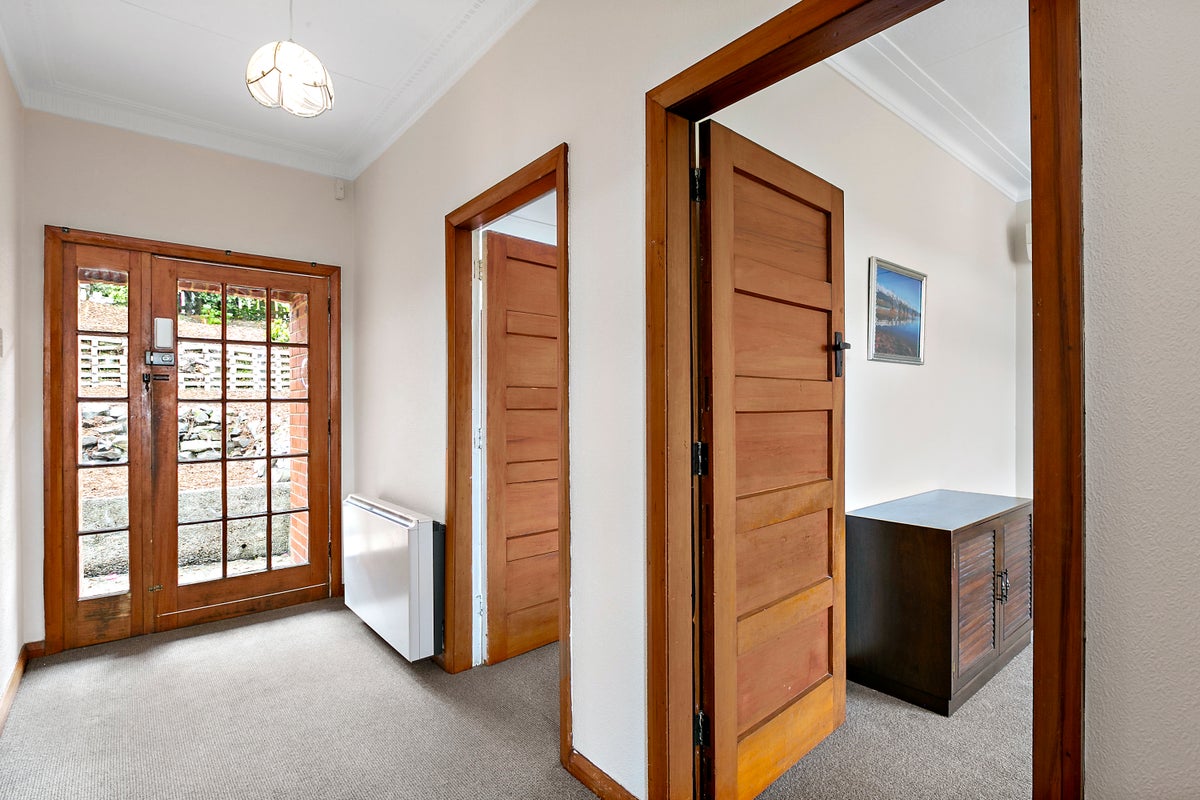 31 Clifford Street, Dalmore, Dunedin - Carousel 2