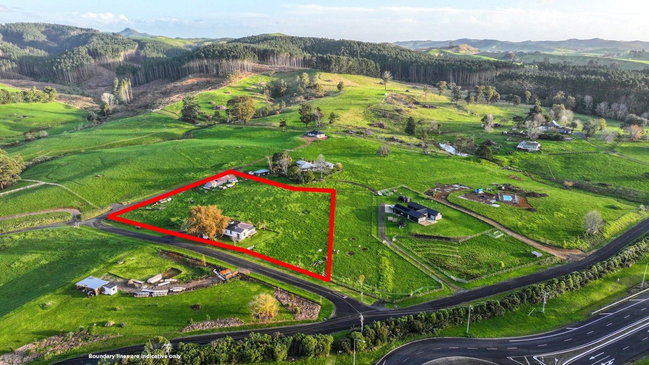 8 Old Barn Road, Waitakaruru, Ngatea - Carousel 1