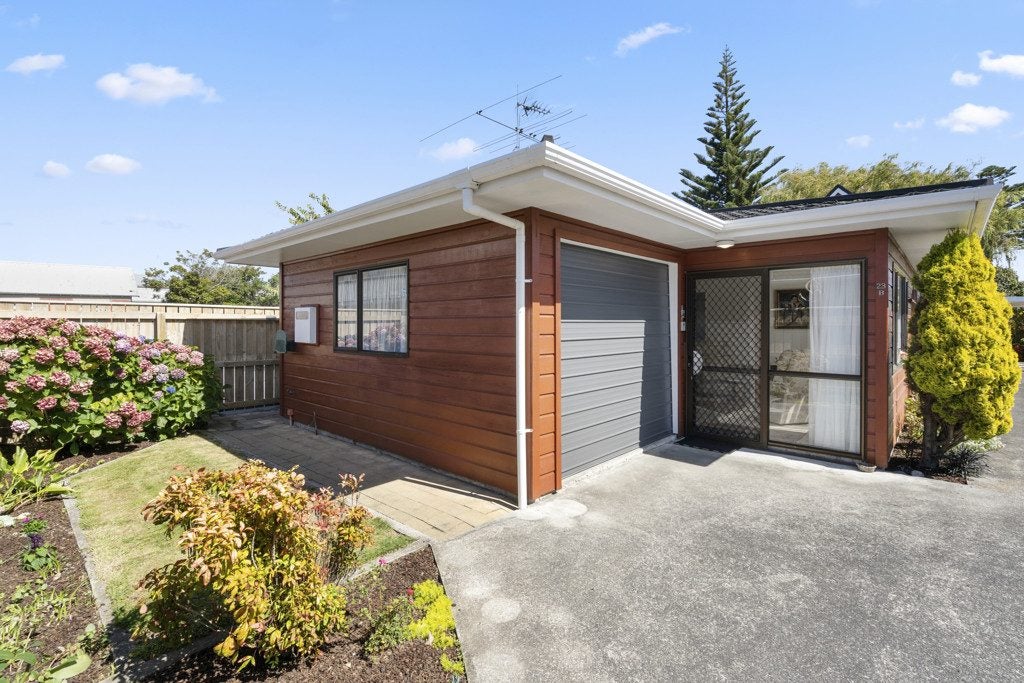 2/23 Tama Street, Alicetown, Lower Hutt - Carousel 1