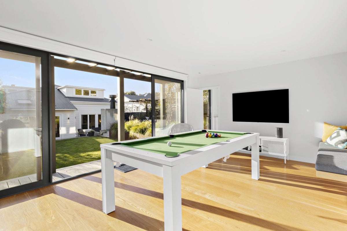 17 West Road, Northland, Wellington - Carousel 22