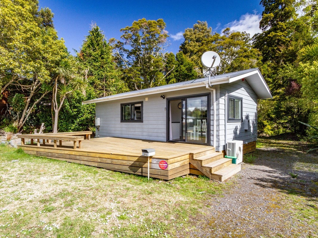 31B Moore Street, Ohakune, Ohakune - Carousel 1