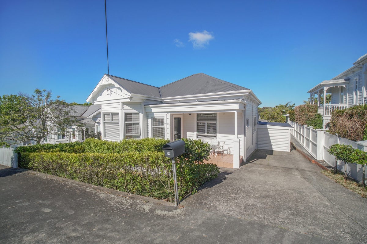 35 Richmond Avenue, Northcote Point, Auckland - Carousel 13