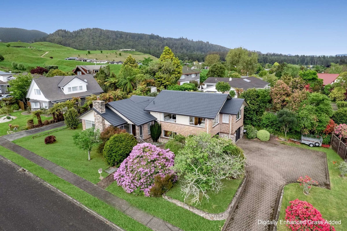 11 Mark Place, Lynmore, Rotorua - Carousel 1