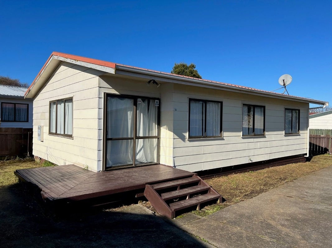 1/56A Burundi Avenue, Clendon Park, Auckland - Carousel 1