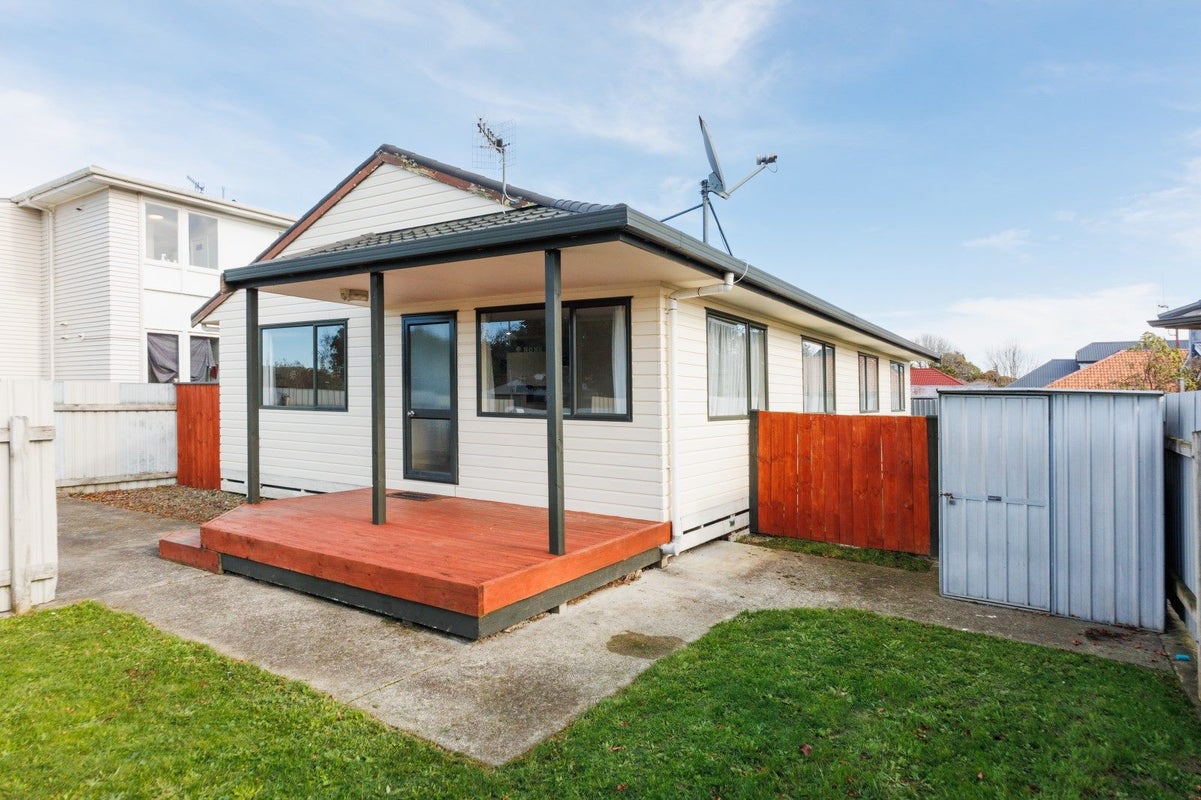 1 Crewe Crescent, Hokowhitu, Palmerston North - Carousel 1