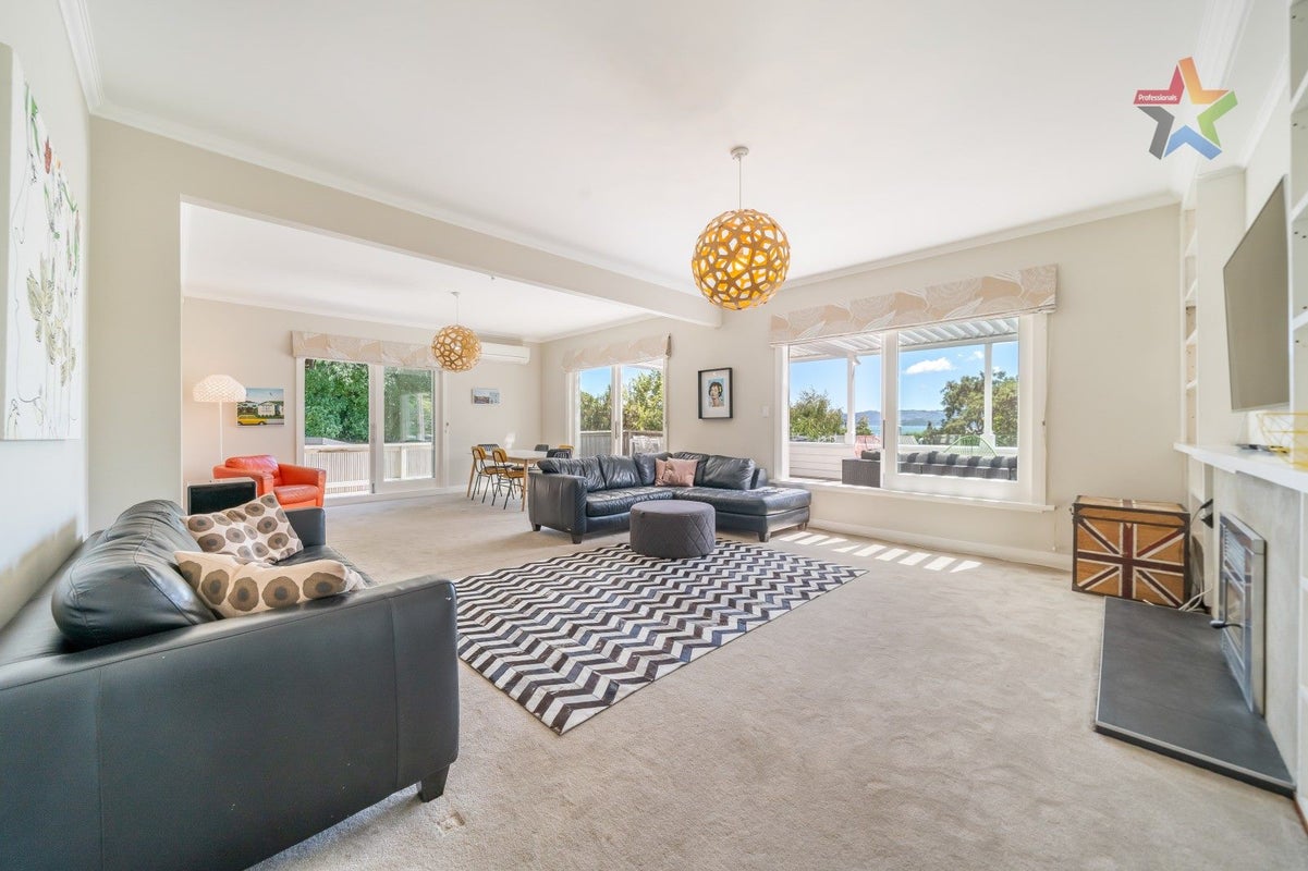 8G Tawa Street, Eastbourne, Lower Hutt - Carousel 2