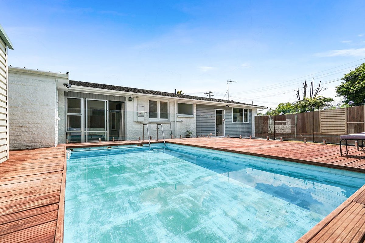 12 De Vere Crescent, Chartwell, Hamilton - Carousel 2