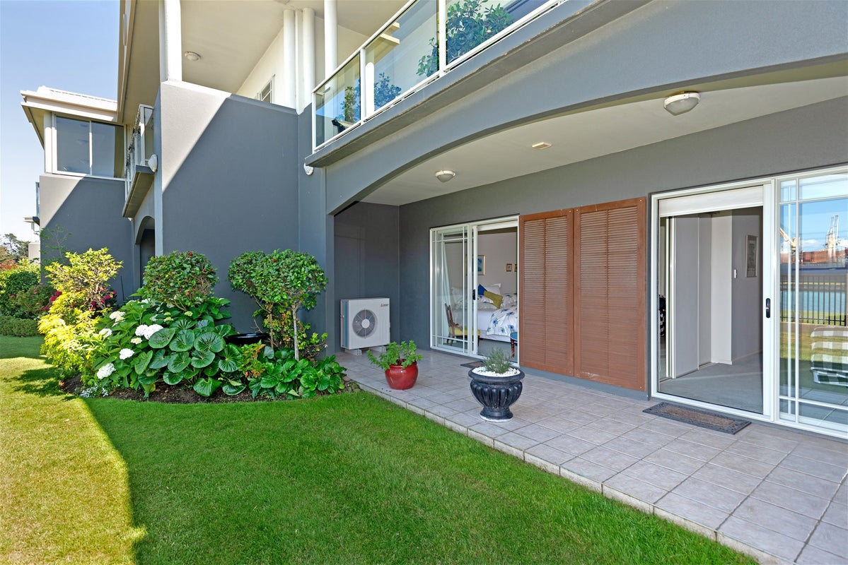 14/100 Customhouse Street, Gisborne, Gisborne - Carousel 1