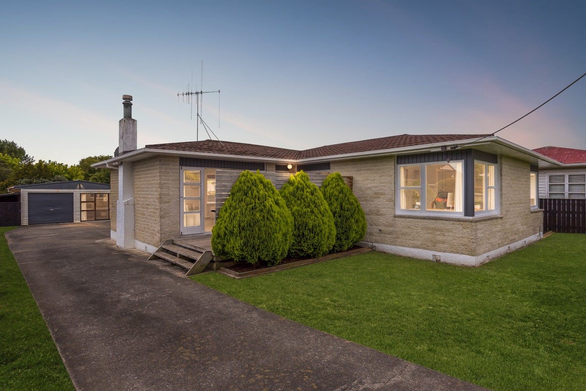 136 Mill Road, Otaki - Carousel 21