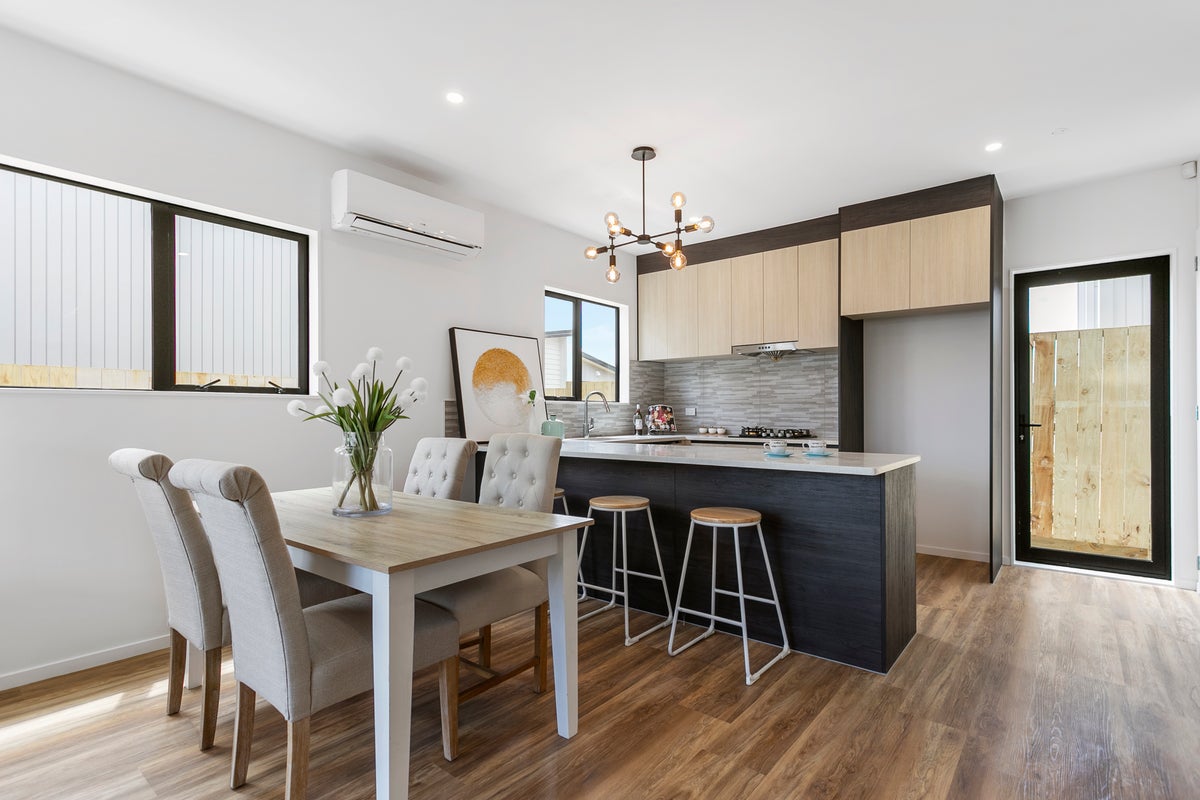 16 Ascent Street, Flat Bush, Auckland - Carousel 1
